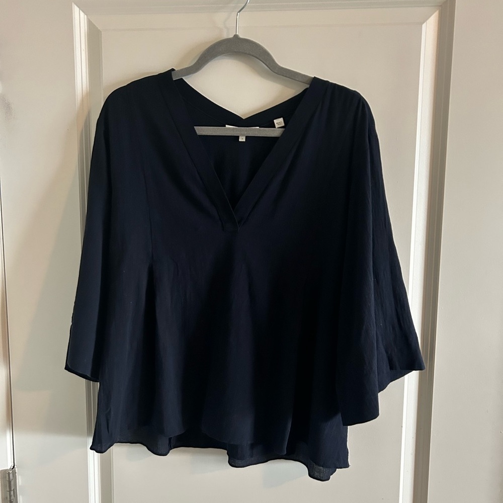 VINCE Three-Quarter Sleeve V-neck Top - Picture 3 of 10